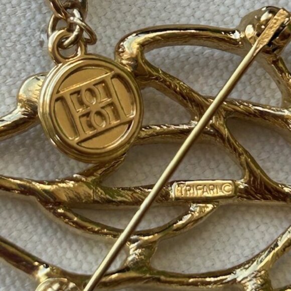 DANA BUCHMAN//CROWN TRIFARI Necklace Brooch SET - Picture 10 of 10